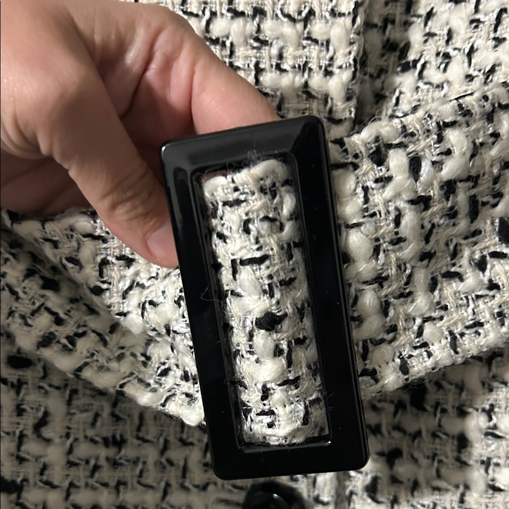 White House Black Market. Size M black and white tweed jacket - Picture 3 of 4